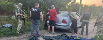 До сусідньої країни на човні та у рибацьких чоботах: на Одещині затримано організатора незаконної оборудки та трьох ухилянтів